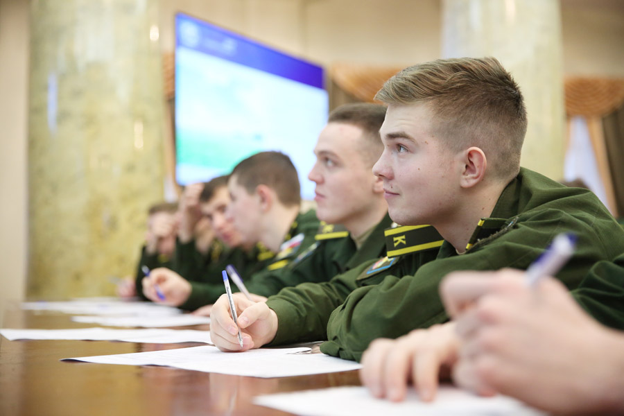 Приглашение на обучение в военное училище.